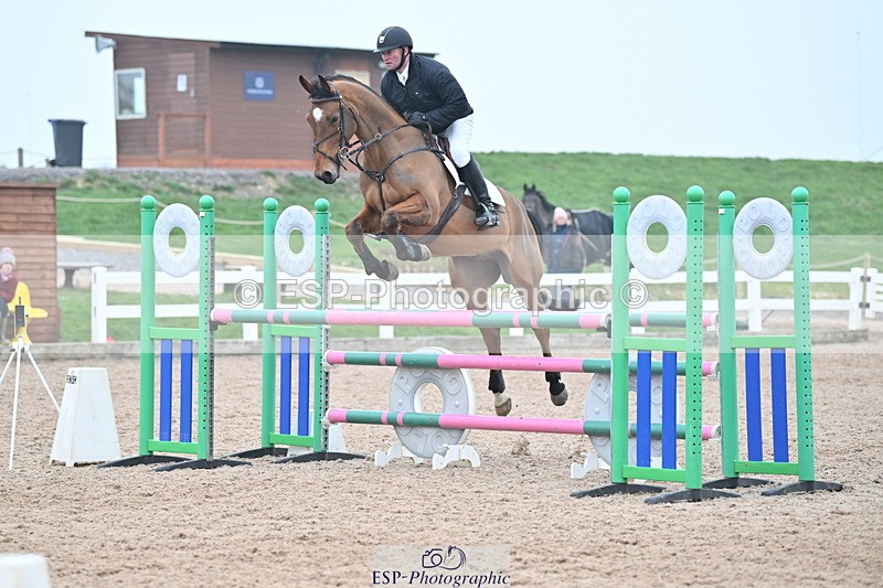 240113A-131315-02144 - Cls 12 Newcomers and 1.10m Open