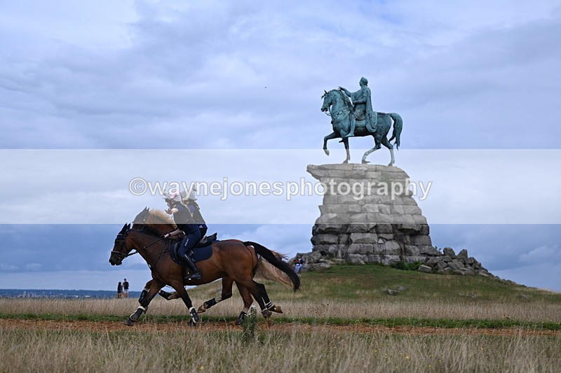 DSC_6124 - Time at Statue 12:17 to 12:44