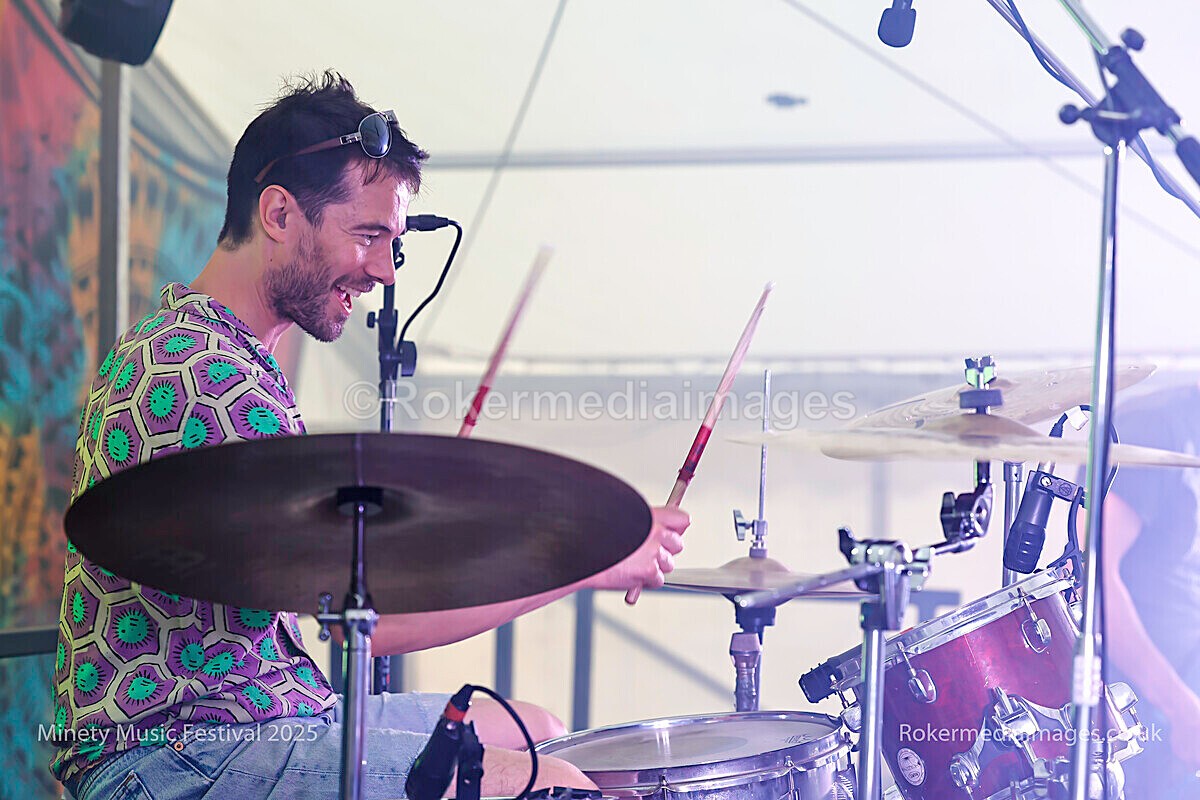 _MGL7549 - MINETY 2025