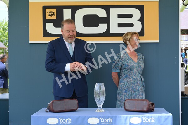 yr11062022r3-49 - Race 3 2.35pm The JCB Stakes