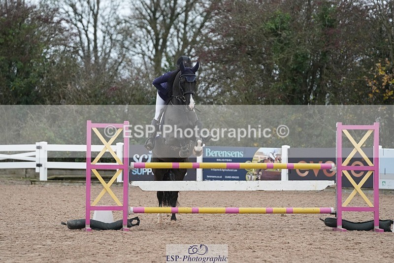 251109-112202-03532 - Cls 20 Newcomers and 1.10m Open