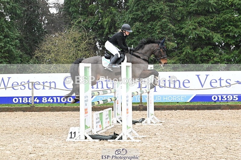 250215A-131120-00895 - Cls 4 Newcomers and 1.10m Open