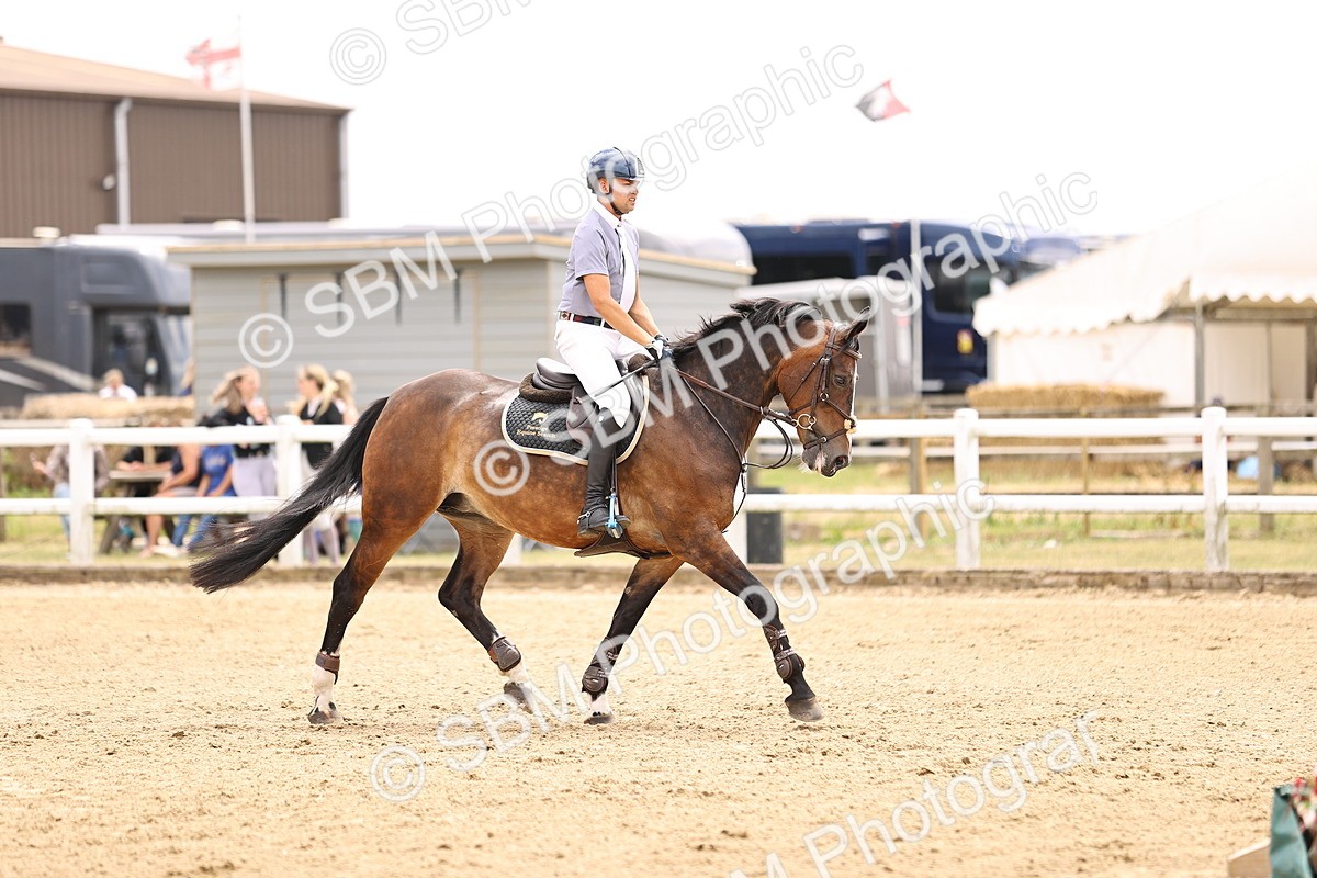 SBM_010669 - Class 9 - Senior Foxhunter - 1.20m Open