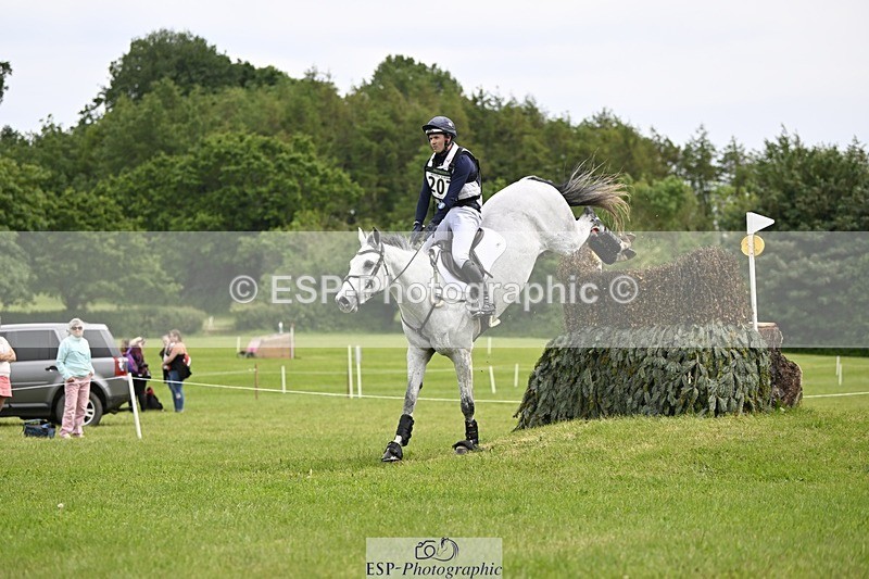 240525-145537-16616 - 207-IE_MR_MCGREGOR-Will_Furlong
