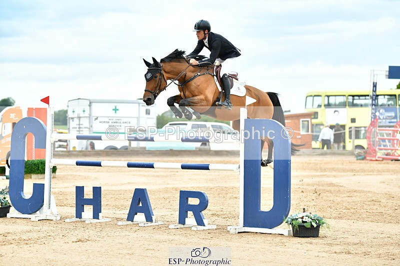 230720A-150257-03677 - Cls 9, 2 Star Big 1.40m Start to break