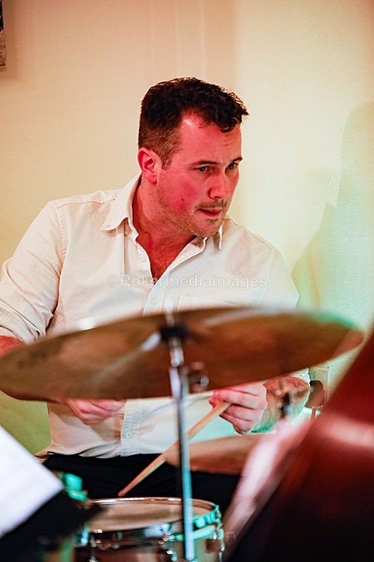  - TOM & SIMON GARDNER PLAY BROTHERS CANDOLI