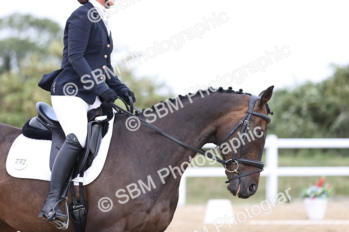 SBM_016877 - Class 14 Novice 23 - 11.53-12.56