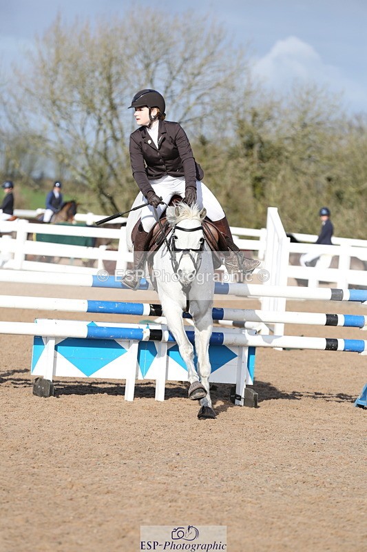 240211A-113200-02474 - Cls 5 Pony Newcomers & 1m Open