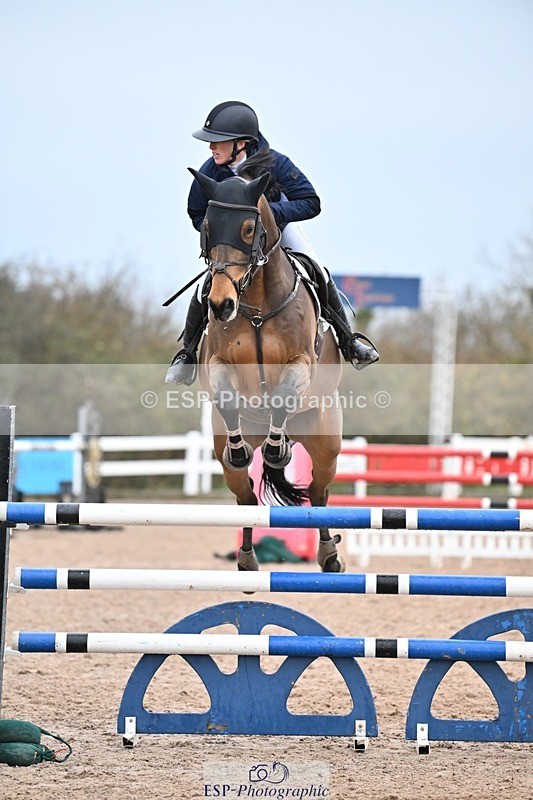 241206-140221-01041 - Cls 6 Foxhunter and 1.20m Open