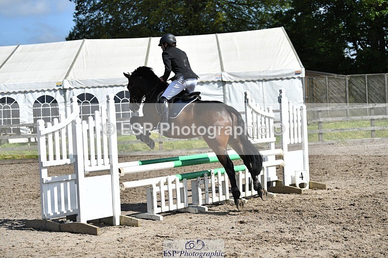 230512-105958-00632 - Cls 10 Snr 85cm Schooling