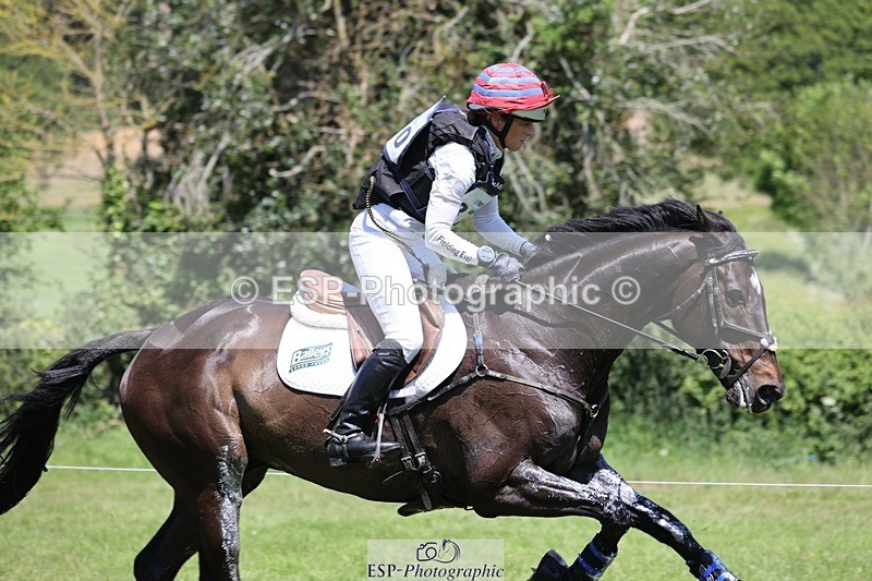240525-121504-13317 - 370-STORM_IN_DECEMBER-Claire_Fielding