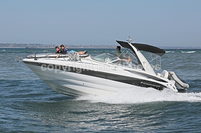160719 CROWNLINE 280 Y92A7002 - Motorboats - Open