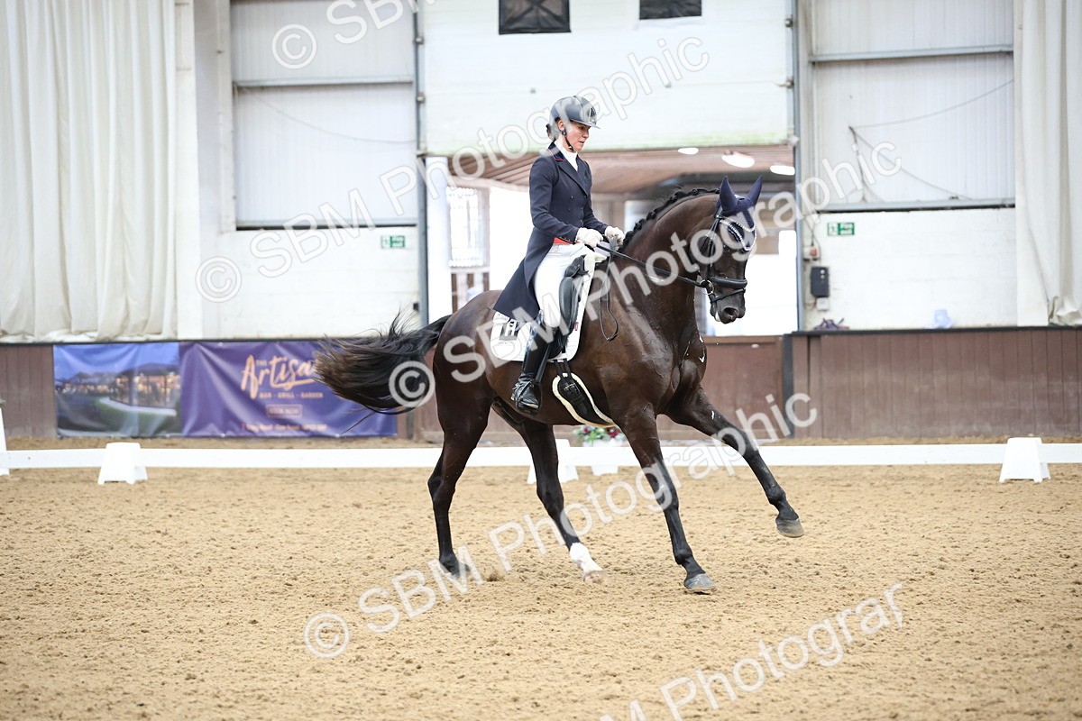 SBM_004495 - Class 9 - FEI Inter 1 Gold - 15.55-16.43