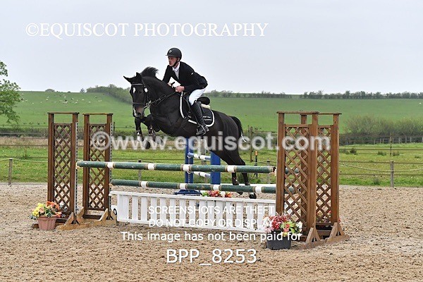 BPP_8253 - CLASS 19 SAT CLASS 19 SAT Senior Newcomers/ 1.10m Open