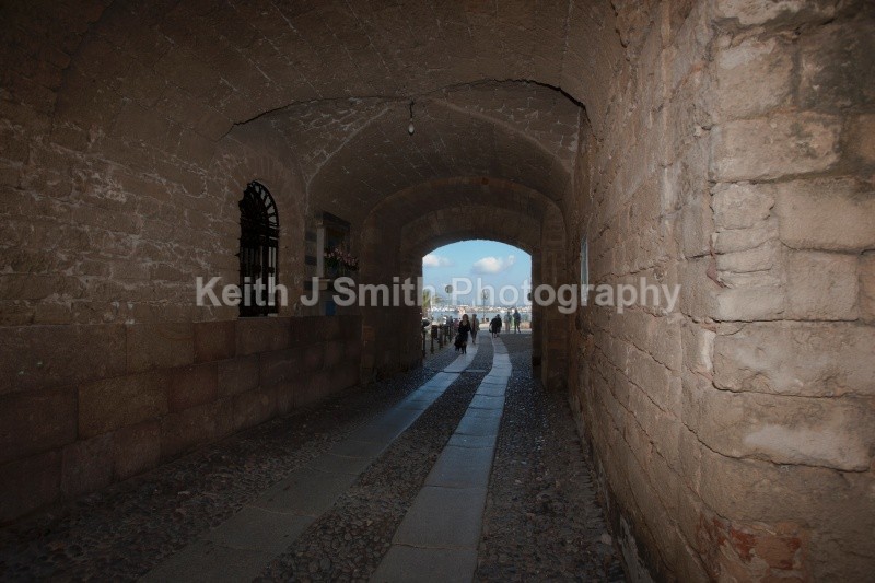 YR6M8327 (RM) - Worldwide