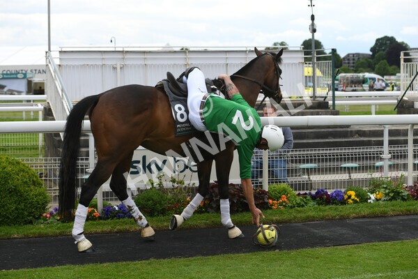 yr22052022r8e-33 - ROR - Parade Ring York