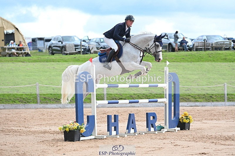 230721A-111111-05575 - Cls 6, 2 Star Medium 1.35m