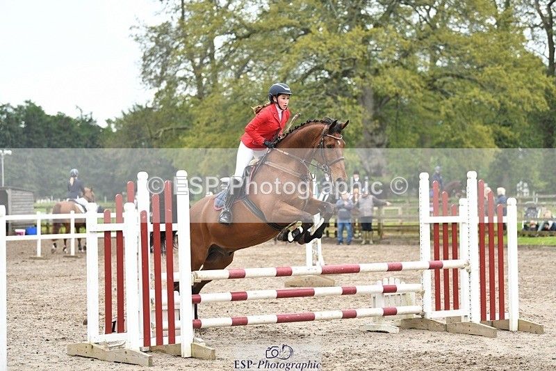 230512-094408-00381 - Cls 10 Snr 85cm Schooling