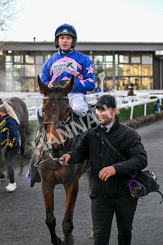 161225-Race 4-Noonetellsmenothin-8564 - Race 4