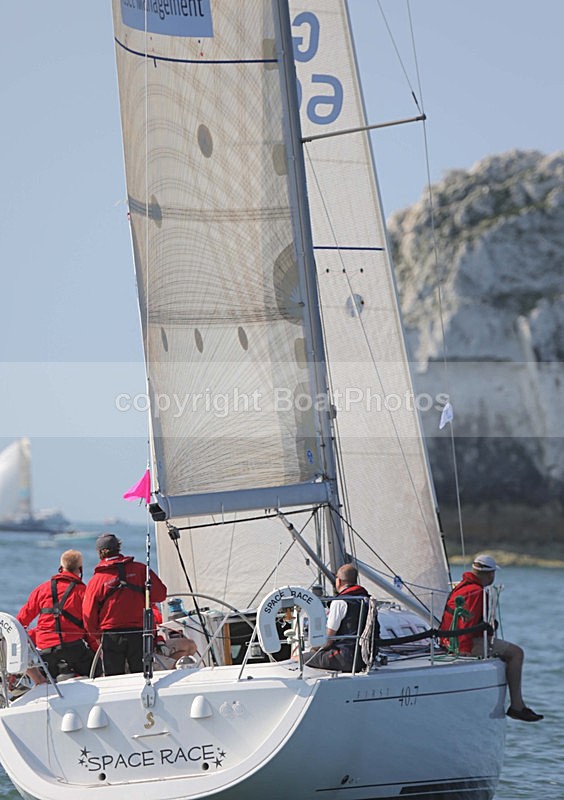 140621 SPACE RACE GBR667R S27A0394 - ROUND THE ISLAND - 21st June 2014