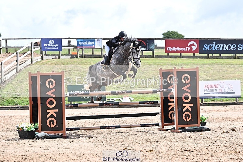 250731-112925-00576 - Cls 02 Snr Fox 1st Rnd