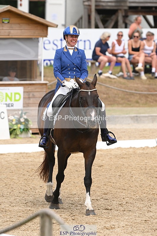 250719A-140815-05922 - 038-Natasha.Collings-Costello-Dovevale.Tender.Dove