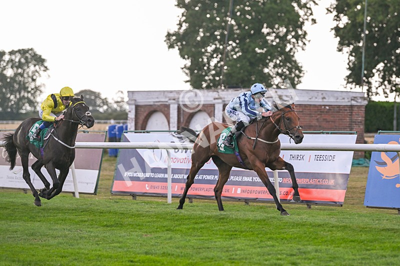 150825-Race 2-Hasbro Market-2531 - Race 2