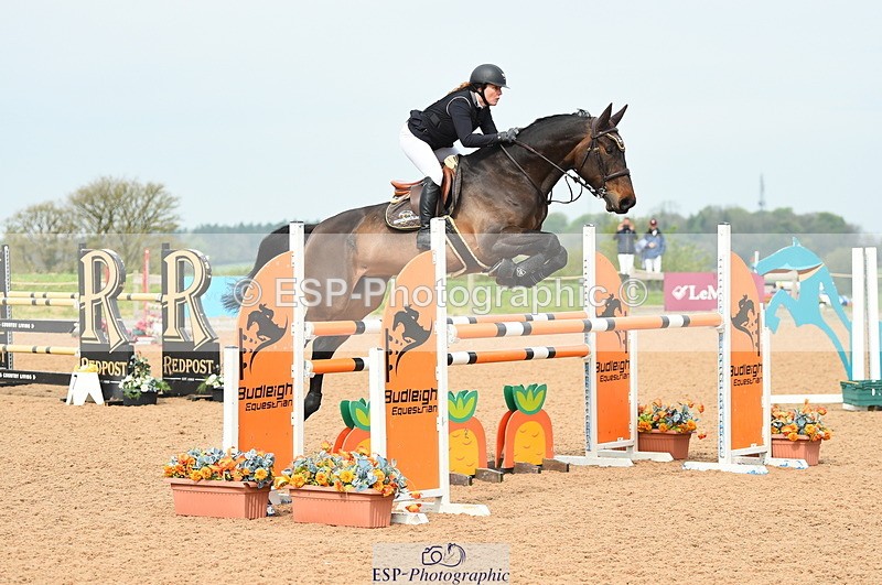230504A-102440-00606 - Cls 8 Snr Foxhunter