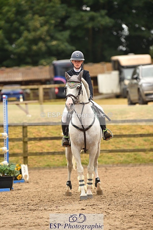 230618-140924-12858 - Cls 25 Pony Foxhunter & 1.10m Open
