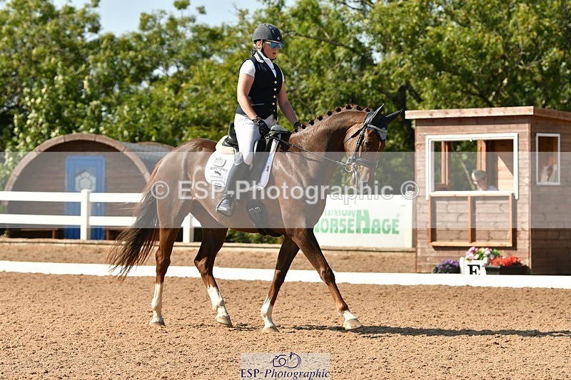 250817-155048-11362 - 214-Verity.PerryVogue