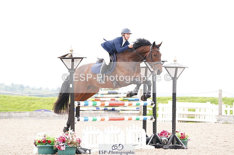 241004A-145920-00858 - Fri 04 Snr Fox & 1.20m Open