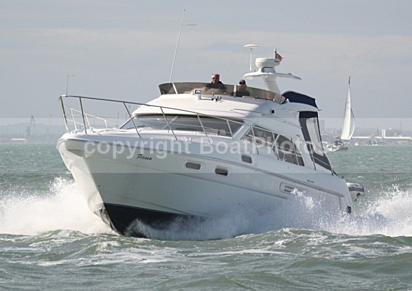 090501 FIXSEA IMG_5772 - Flybridge Cruisers