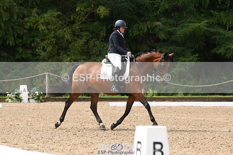 250719A-105107-04064 - 134-Carly.Moore-Taylors.Park.De'.Debutant