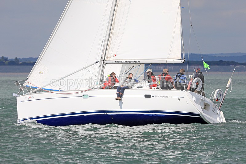 170701 REACH 4 THE WIND GBR8225T RTI_4593 - ROUND THE ISLAND 2017