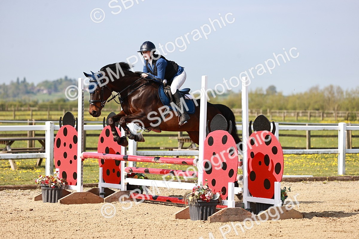  - Class 21 - Senior British Novice - 90cm