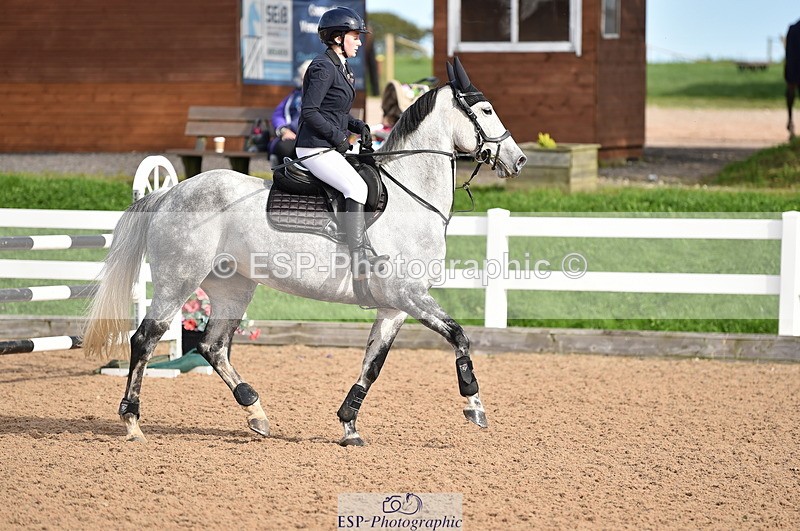 231015A-142224-08675 - Cls 26 1.05m Grand Prix