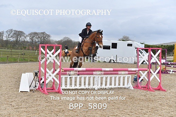 BPP_5809 - CLASS 24 SUN Senior British Novice/ 90cm Open