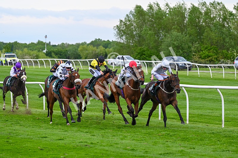 210526-Race 7-Velvet Rhythm-5045 - Race 7 17.27pm Racing Again 30th May Fillies' Handicap
