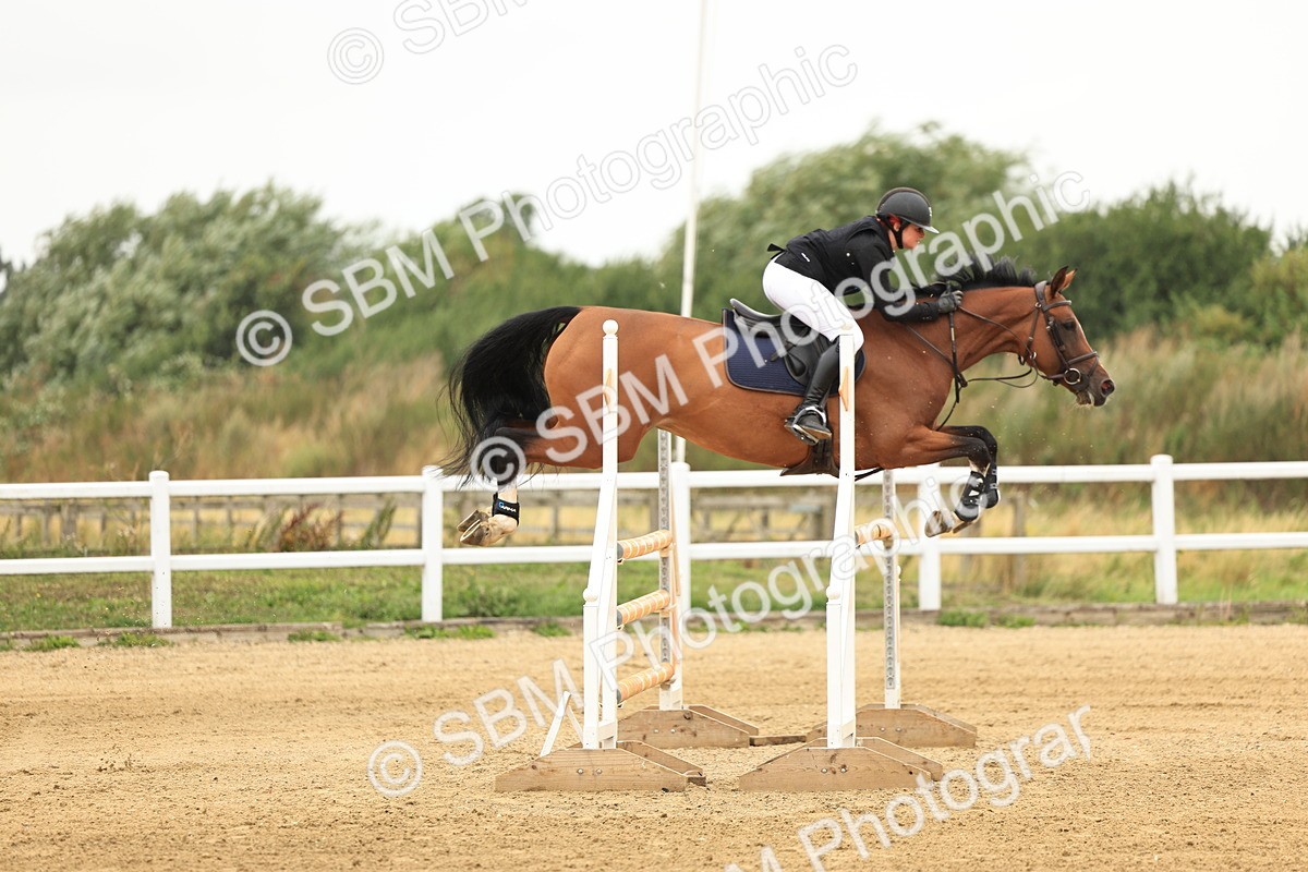 SBM_002808 - Class 3 - Senior Newcomers - 1.10m Open