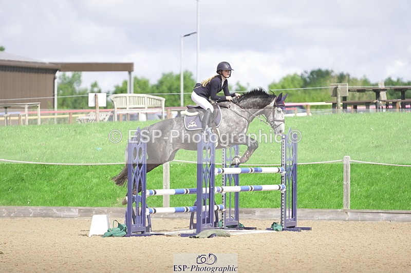 230806A-105634-01466 - Cls 13 Snr Newcomers & 1.10m Open