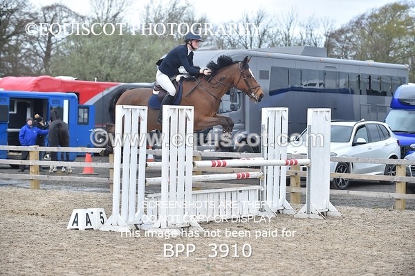 BPP_3910 - CLASS 4 Senior Newcomers/ 1.10m Open