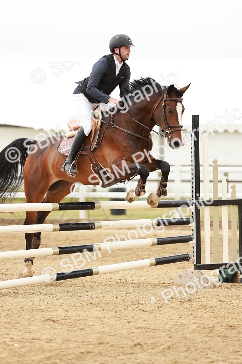 SBM_006999 - Class 2 - Senior Discovery - 1.00m Open