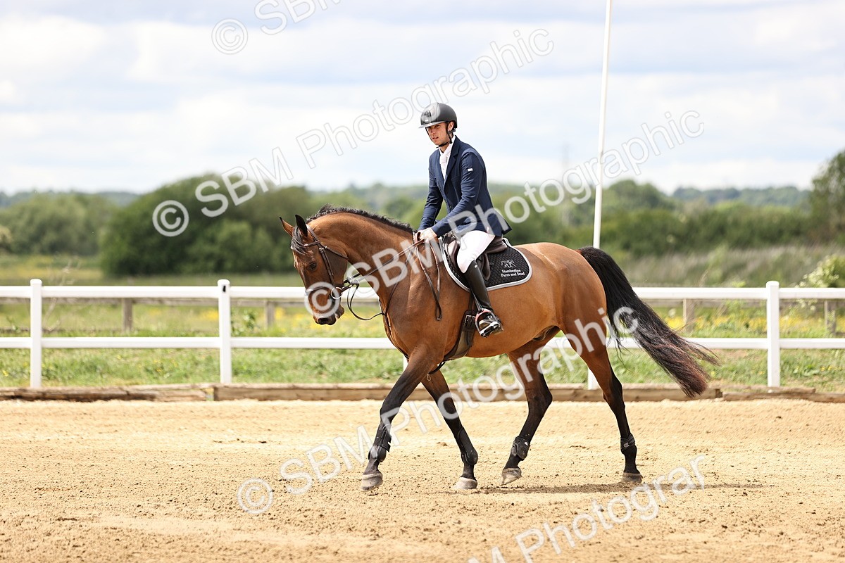 SBM_003039 - Class 11 - Senior Newcomers - 1.10m