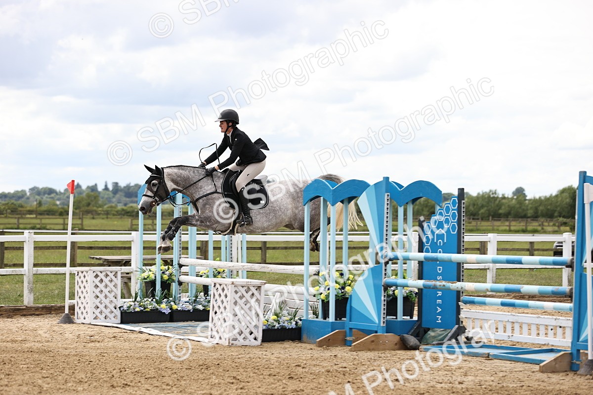 SBM_003114 - Class 11 - Senior Newcomers - 1.10m