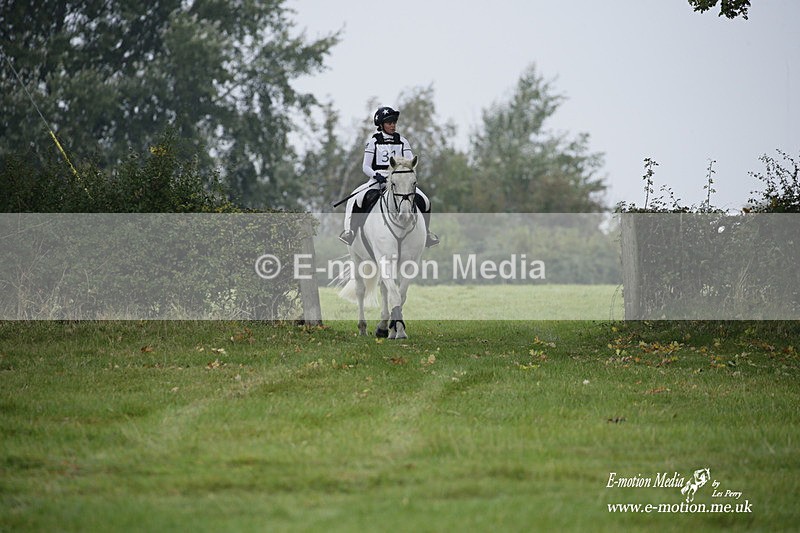 WWHT 171021 0218 - Novice Restricted (0.80m)  17/10/21