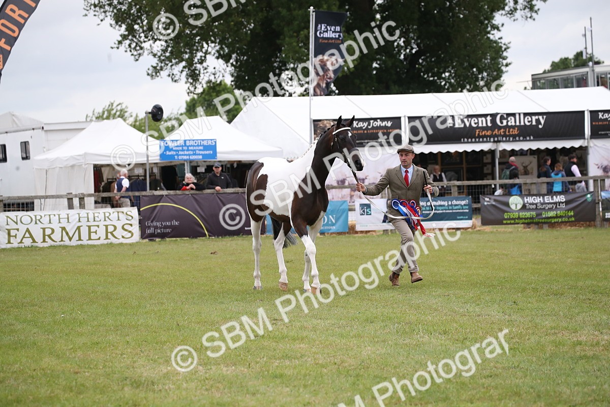 SBM_09912 - Ch 50 - Price Family Supreme In Hand