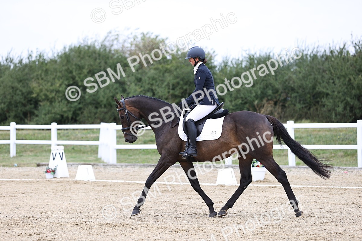 SBM_016873 - Class 14 Novice 23 - 11.53-12.56