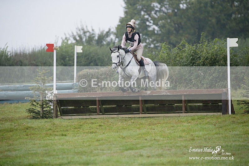 WWHT 171021 0169 - Novice Restricted (0.80m)  17/10/21