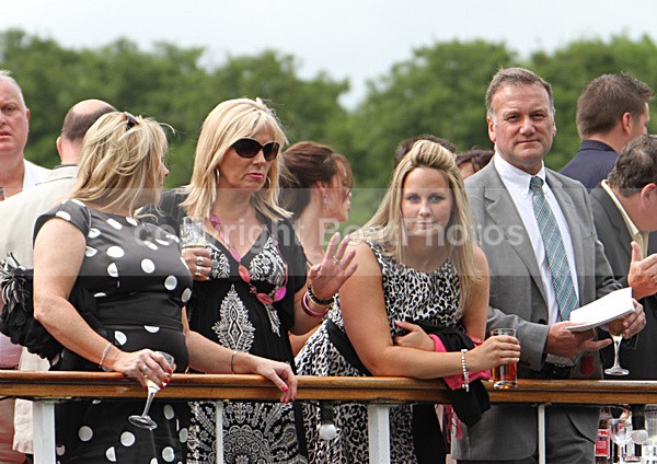 100702 HENLEY REGATTA IMG_0070 - HENLEY REGATTA - FRIDAY 2nd JULY 2010