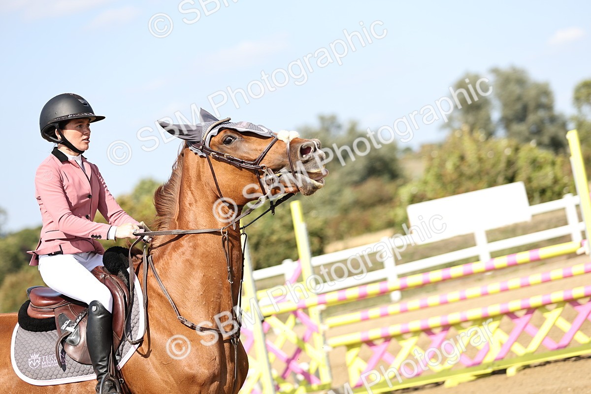 SBM_005225 - Class 6 = Senior Newcomers - 1.10m Open